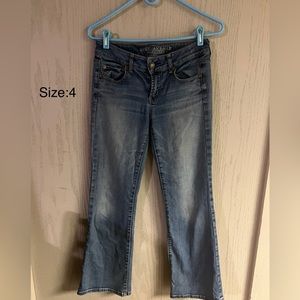 Size 8 American Eagle bootcut jeans!